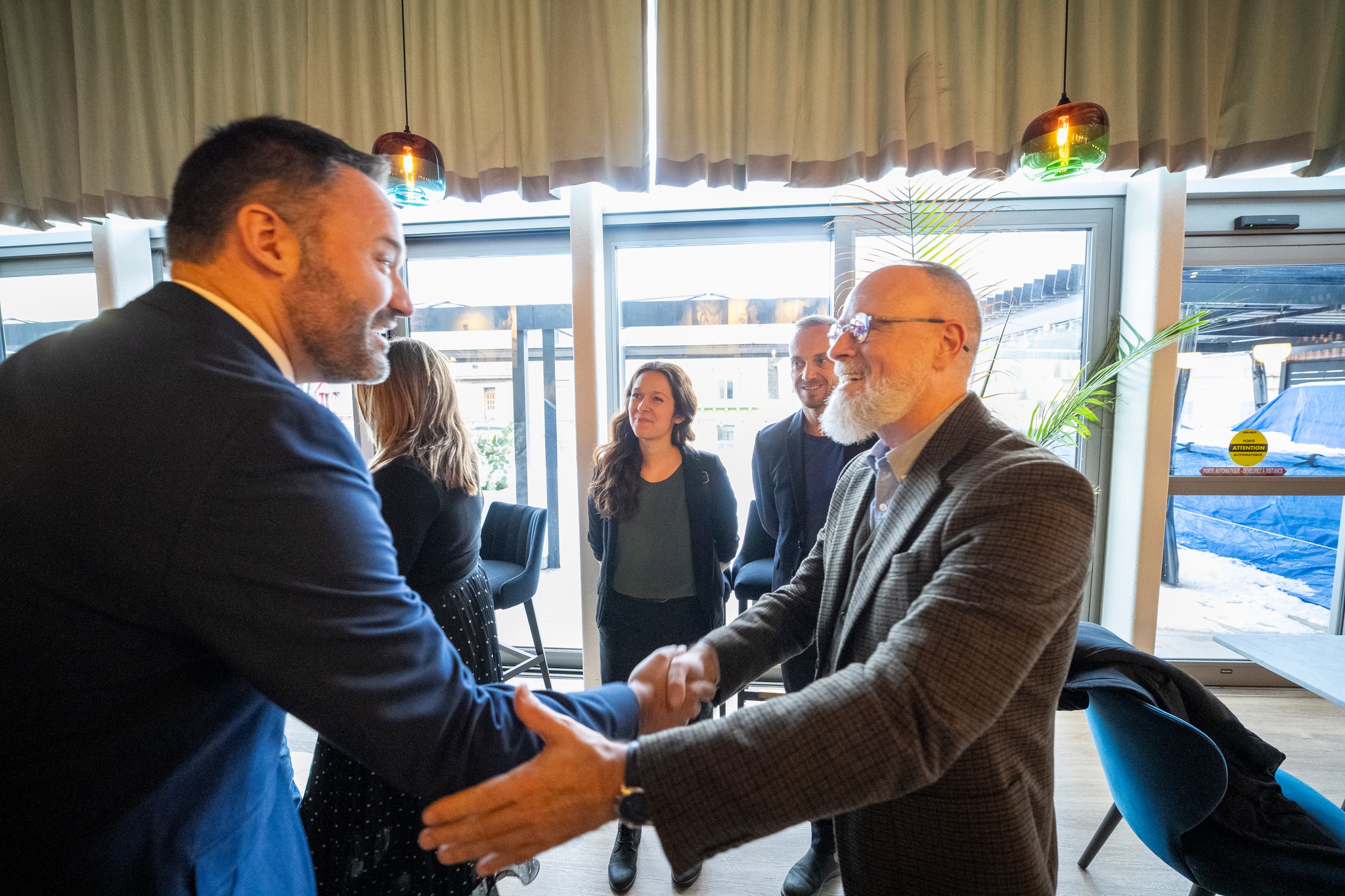 LE CQM Y ÉTAIT: Le ministre Lacombe rencontre le milieu des arts et des festivals